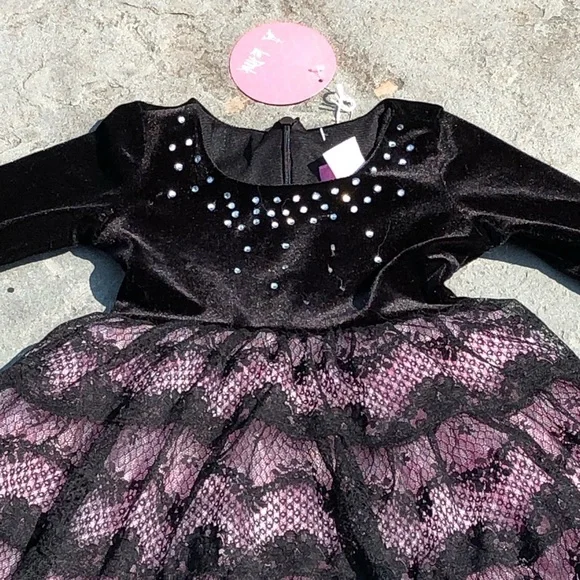 LE PINK**Black Velvet + Lace Dress**18 mo. $98 - Picture 2 of 7